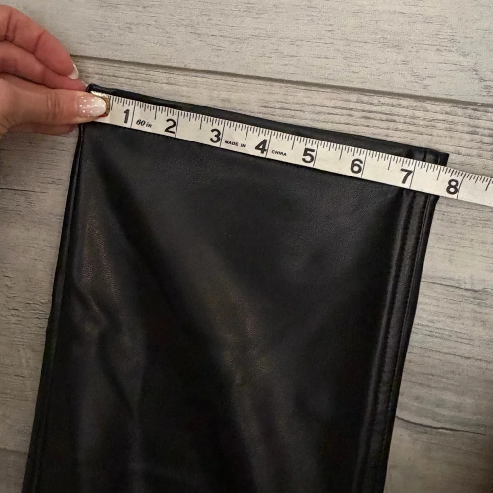 Abercrombie & Fitch Curve Love Vegan Leather 90s Straight Pant Black Size 27 - Picture 9 of 9